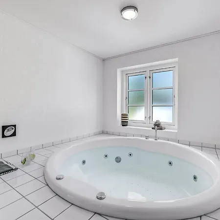 4 Bedroom Amazing In *