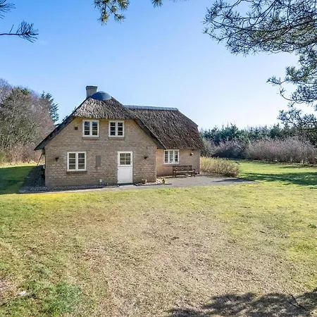 4 Bedroom Amazing In Feriehus *